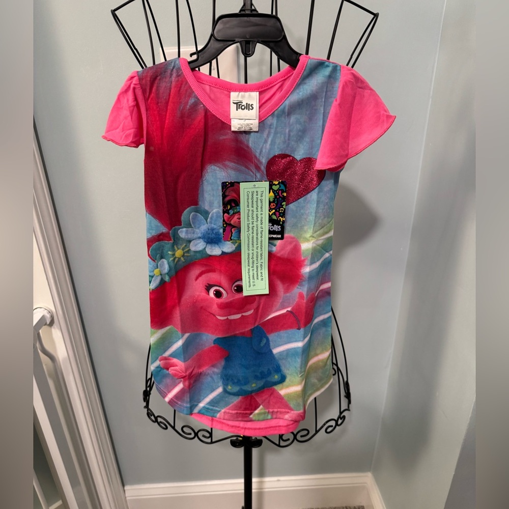 New Dreamworks Trolls Queen Poppy Short sleeve nightgown sleepshirt 3T Girls